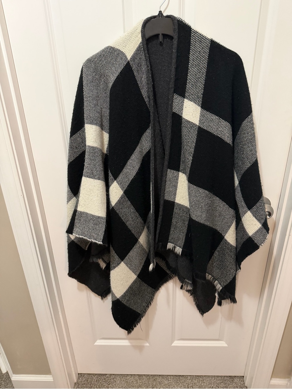 Uniqlo Black Faux Fur Beanie with Knit Trim